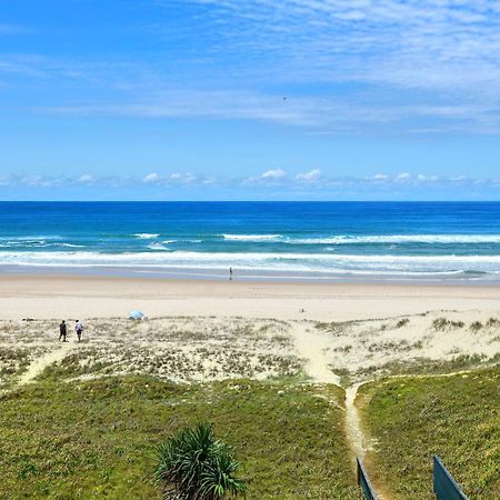 Salty Joe'S Beachfront Retreat Gold Coast Exterior photo