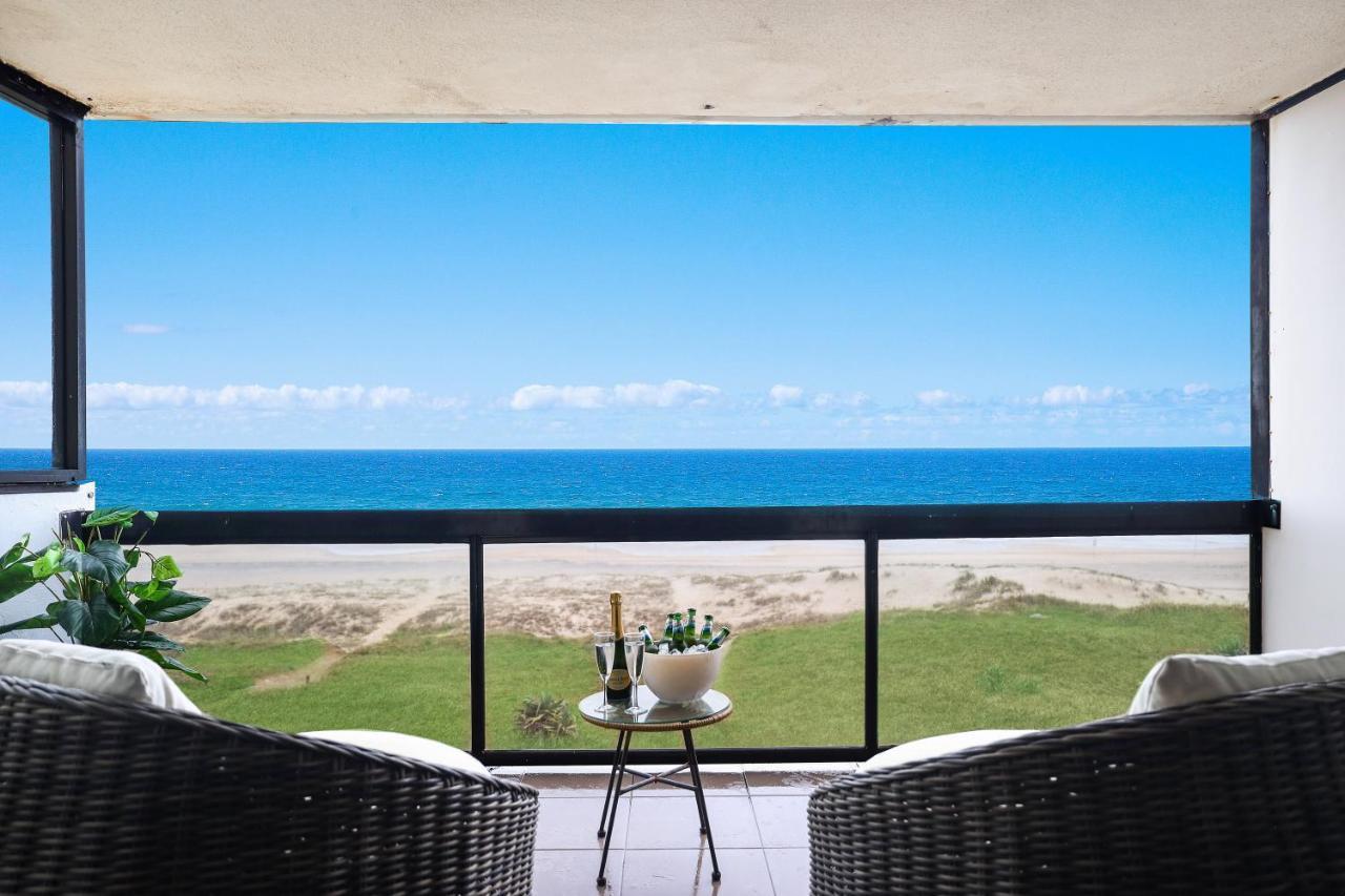 Salty Joe'S Beachfront Retreat Gold Coast Exterior photo