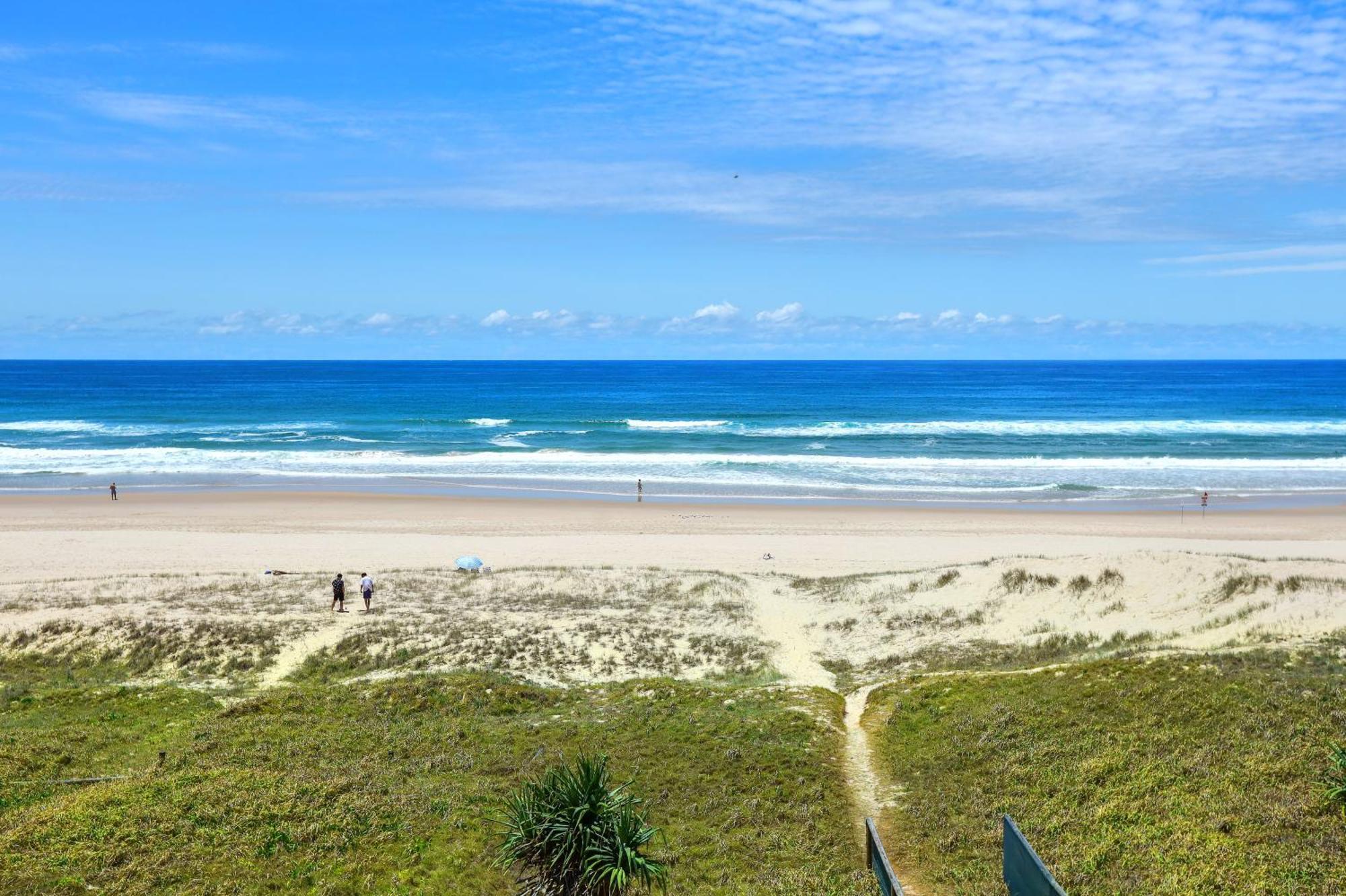 Salty Joe'S Beachfront Retreat Gold Coast Exterior photo