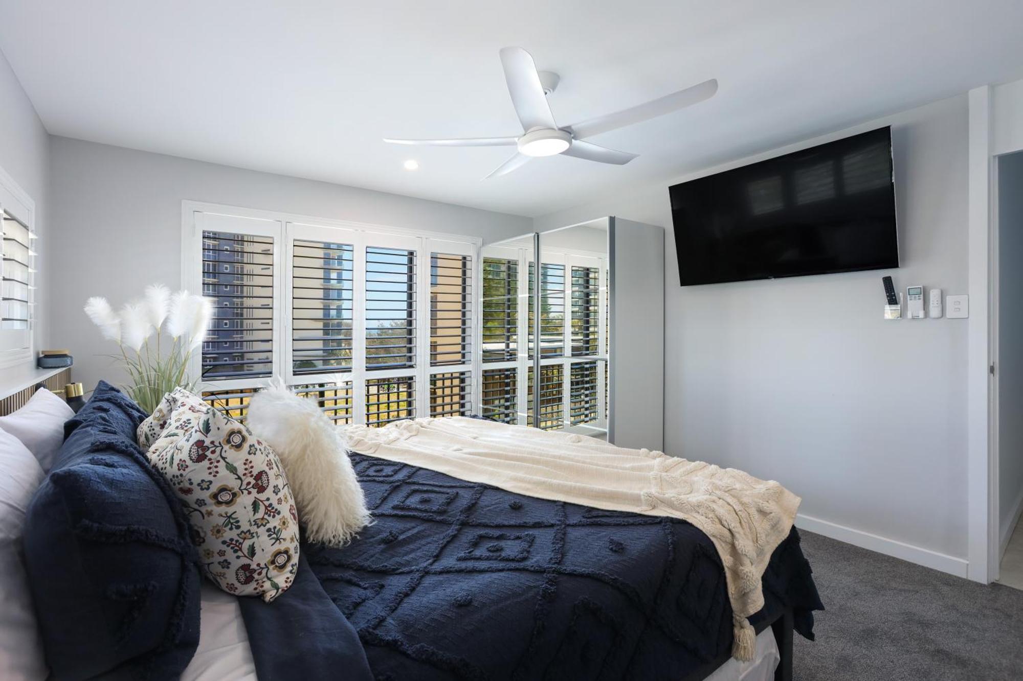 Salty Joe'S Beachfront Retreat Gold Coast Exterior photo