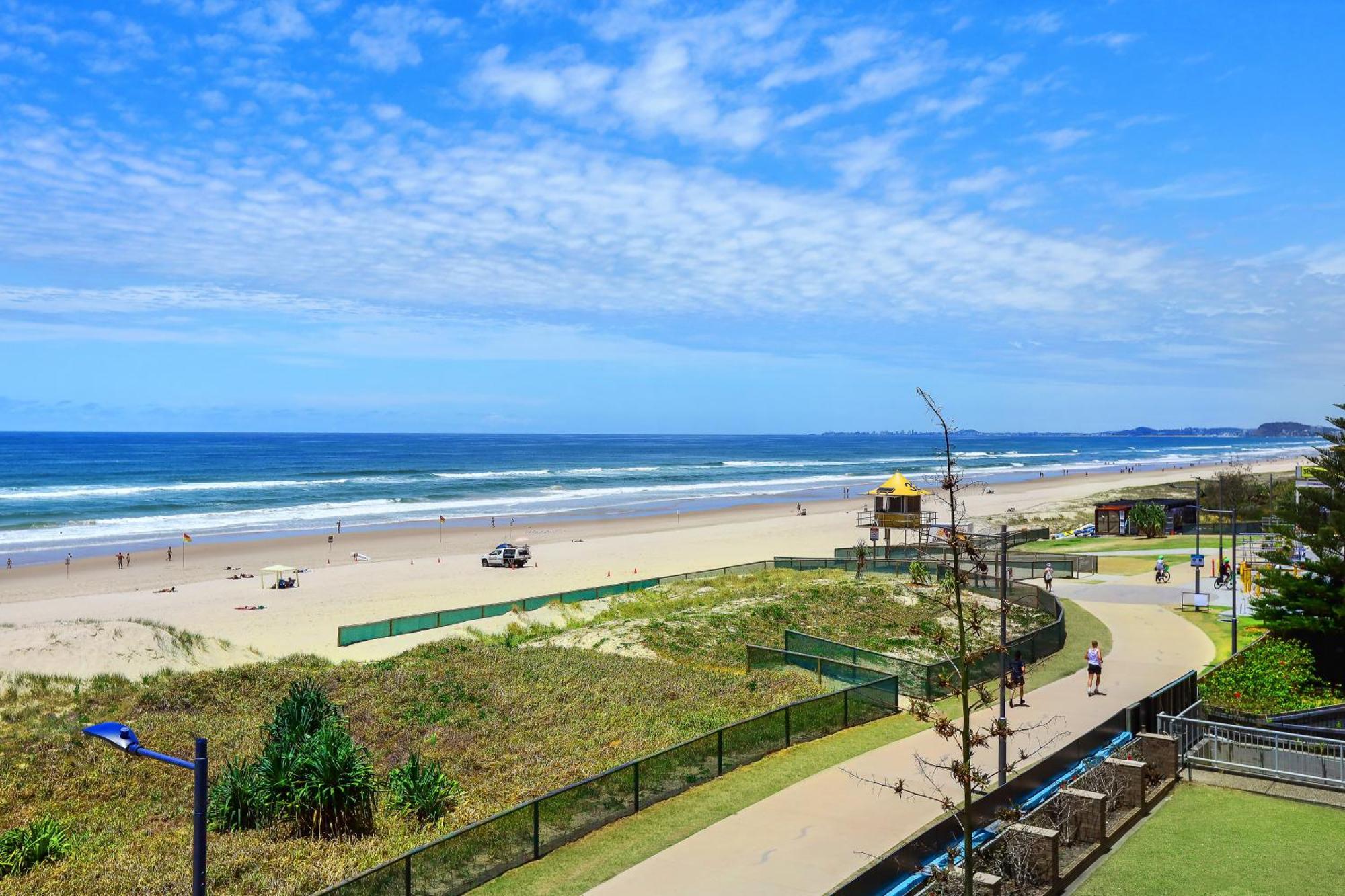 Salty Joe'S Beachfront Retreat Gold Coast Exterior photo